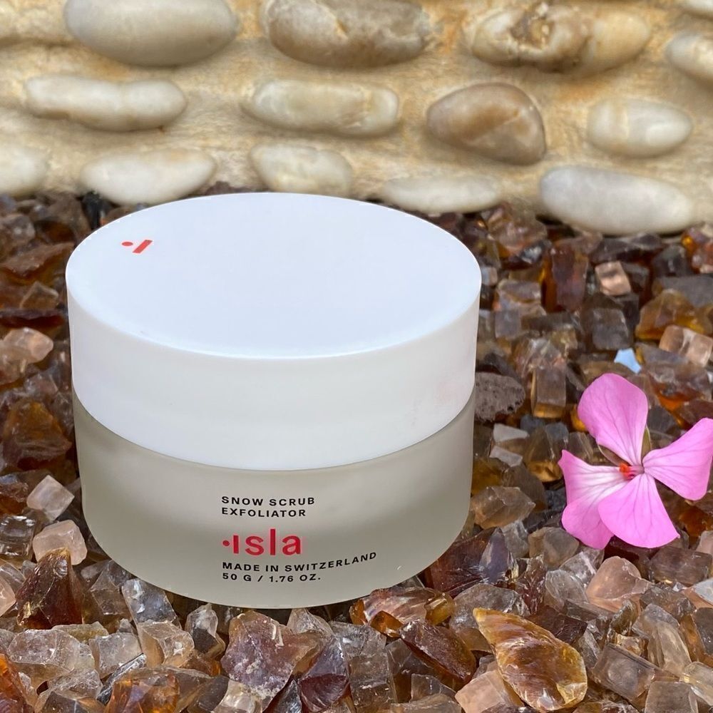 New in Box Isla Snow Scrub Exfoliator Treatment 1.76 oz Fruit Enzymes